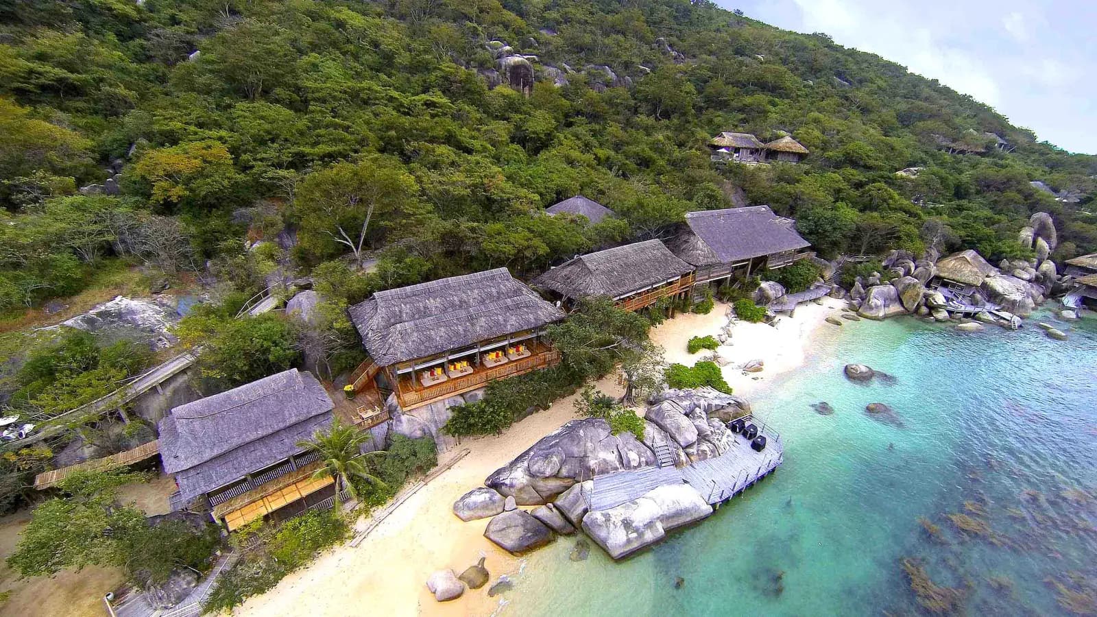 Mùa hè gõ cửa, tôi chọn Six Senses Ninh Van Bay