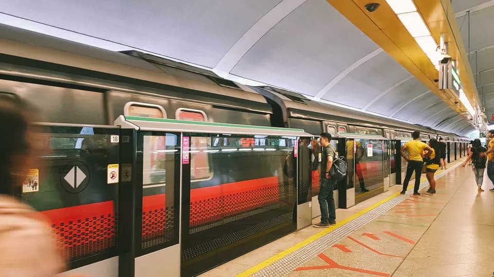 Kinh nghiệm vi vu du lịch bằng tàu điện ngầm ở Singapore