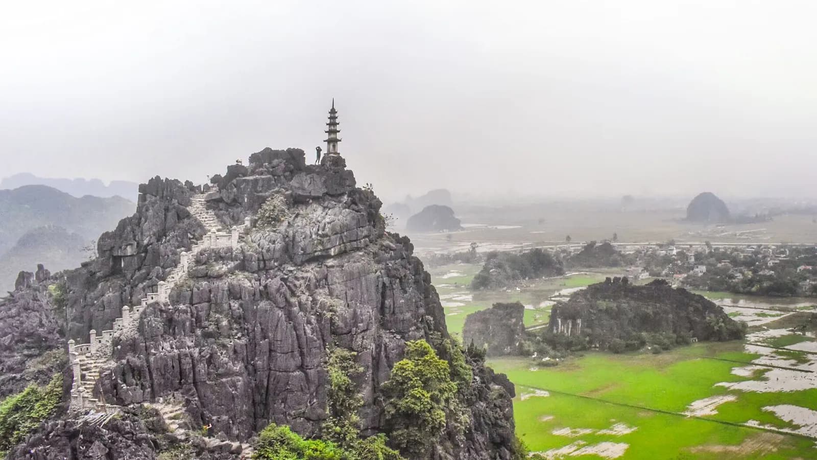Viết về những vẻ đẹp chẳng bao giờ biến mất của Ninh Bình