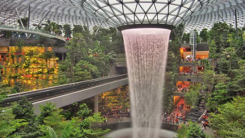 Có gì ở Jewel Singapore - nơi có thác nước nhân tạo lớn nhất thế giới?