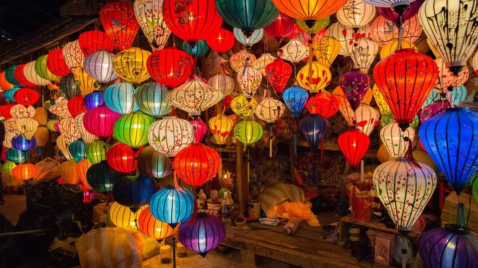 Hội An và những chiếc đèn lồng dang dở 