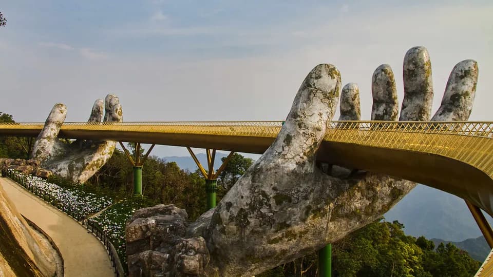 Cầu Vàng, Bà Nà Hills – Khi tấm lụa vàng thật sự toả sáng