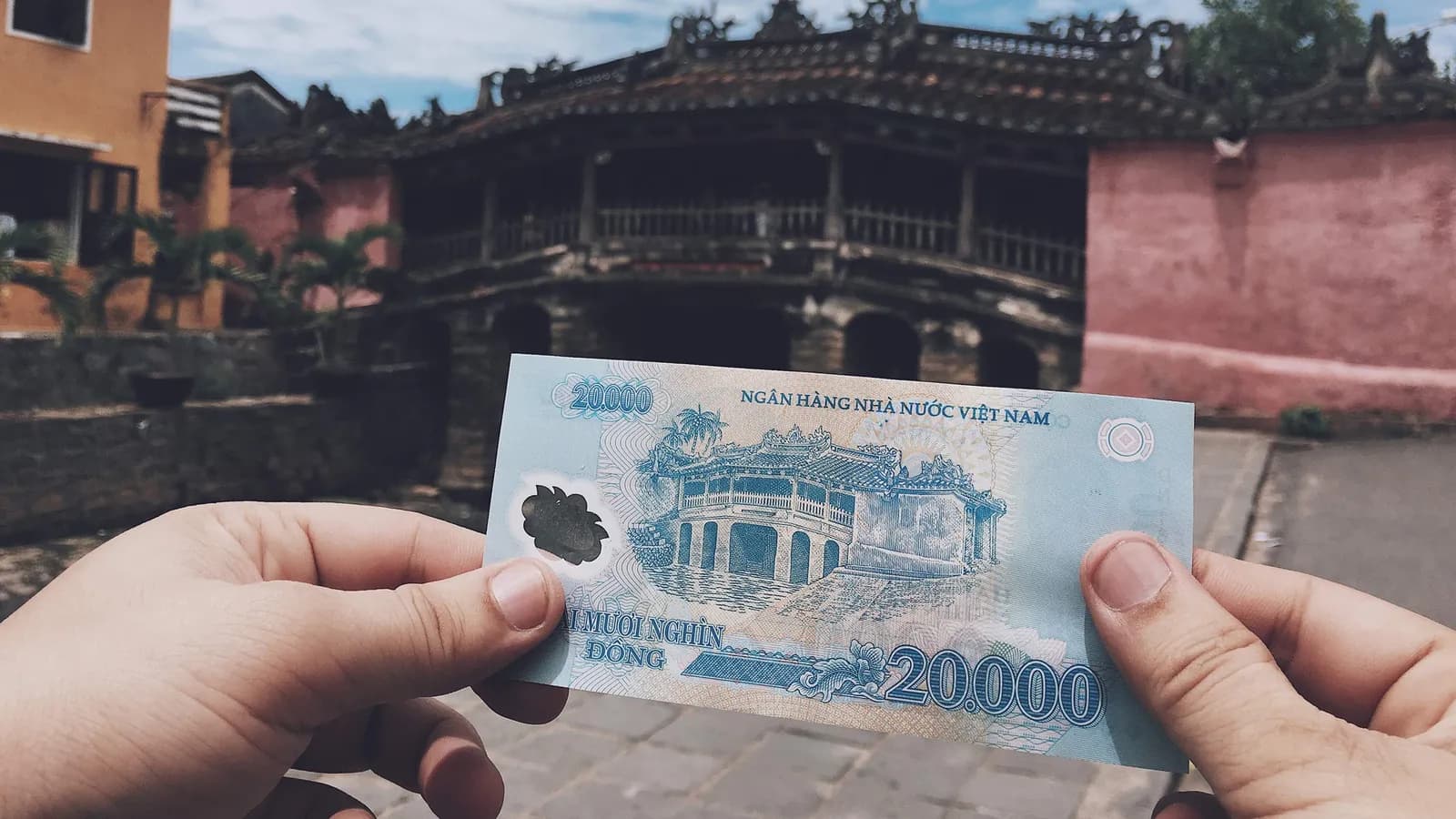 Phố cổ Hội An - Thị trấn nhuộm màu vàng cổ kính