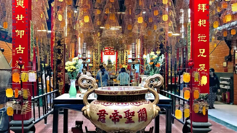 Chùa Ông, chút màu sắc Trung Hoa bên bờ sông Hậu