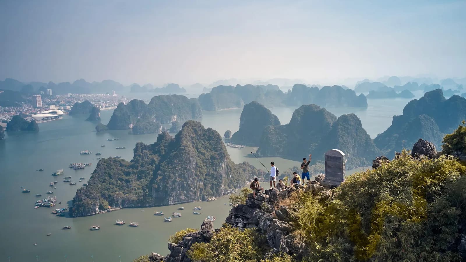 Hạ Long - Điểm du lịch đẹp nhất Việt Nam 