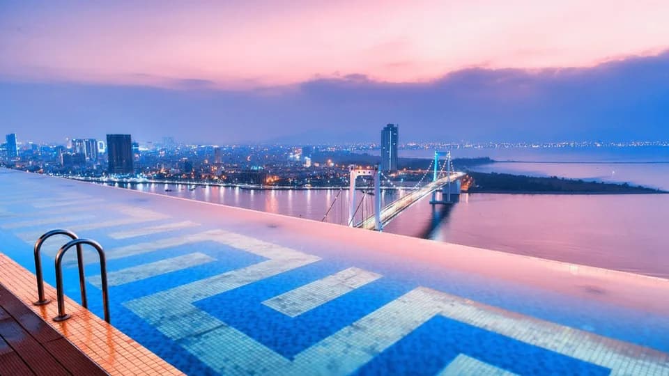 Danang Golden Bay - ốc đảo dát vàng giữa lòng “thành phố đáng sống” nhất Việt Nam 