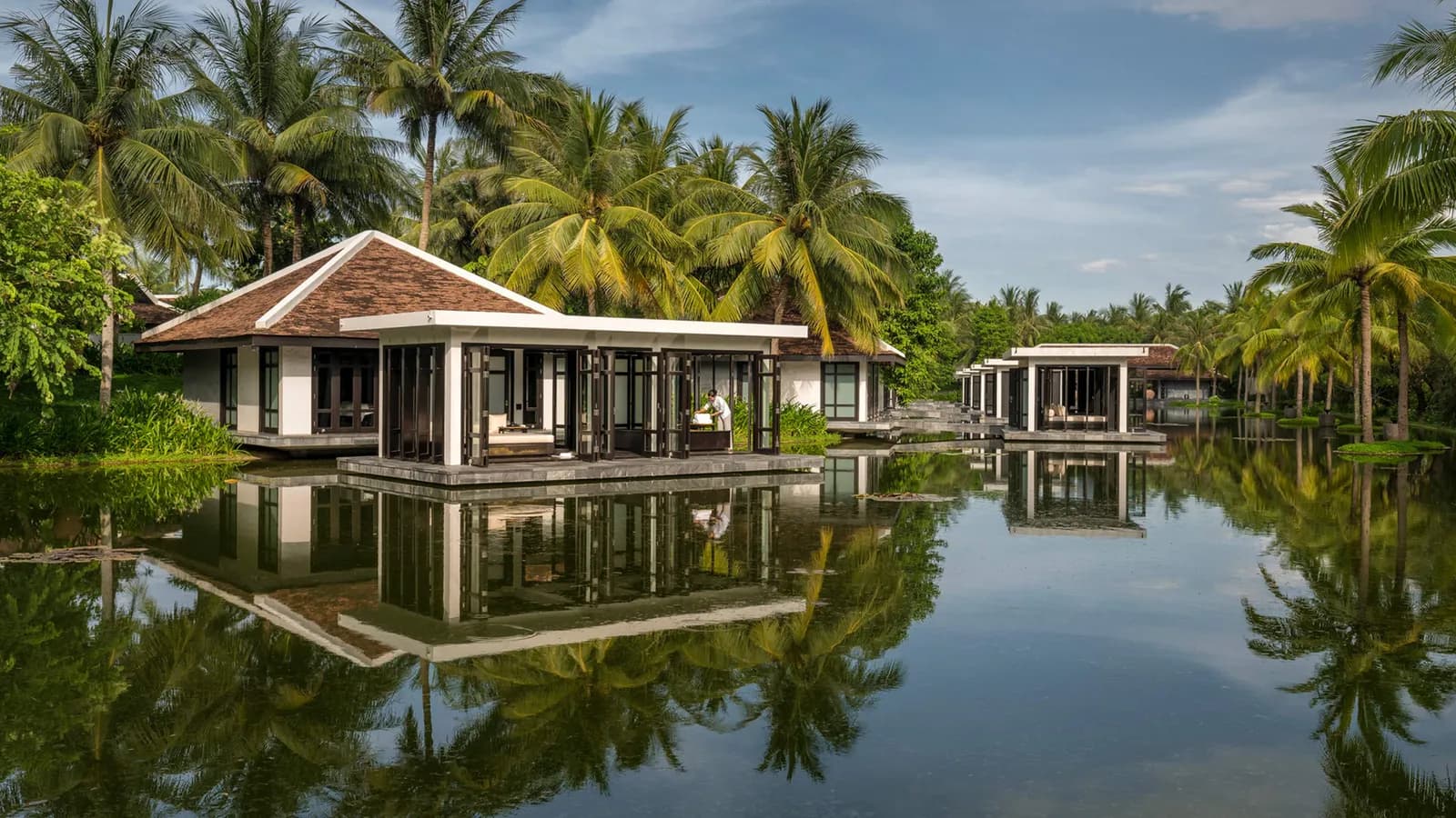  “ Chạm tay” vào mùa hè đầy nắng cùng Four Seasons Resort The Nam Hai