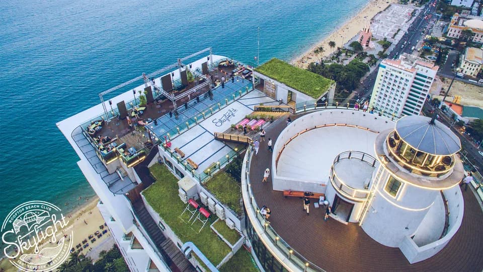 ''Tận hưởng hoàng hôn - Ưu đãi ngập tràn'' tại Skylight Nha Trang