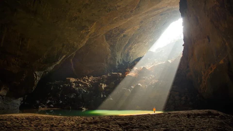 Khám phá Hang Én - hang động lớn thứ 3 thế giới cùng Oxalis Adventure