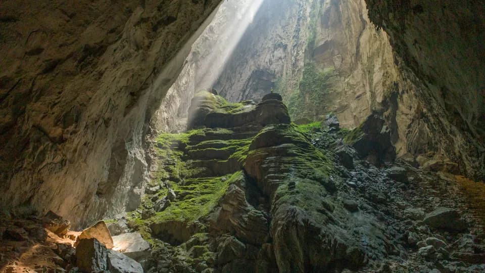 Khám phá Sơn Đoòng " Hang động 3 triệu năm tuổi" cùng Oxalis Adventure