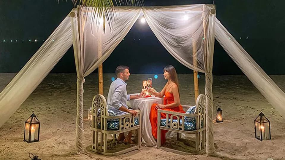 Siêu mẫu Hà Anh cùng chồng Tây kỉ niệm ngày cưới tại resort đẳng cấp nhất Việt Nam