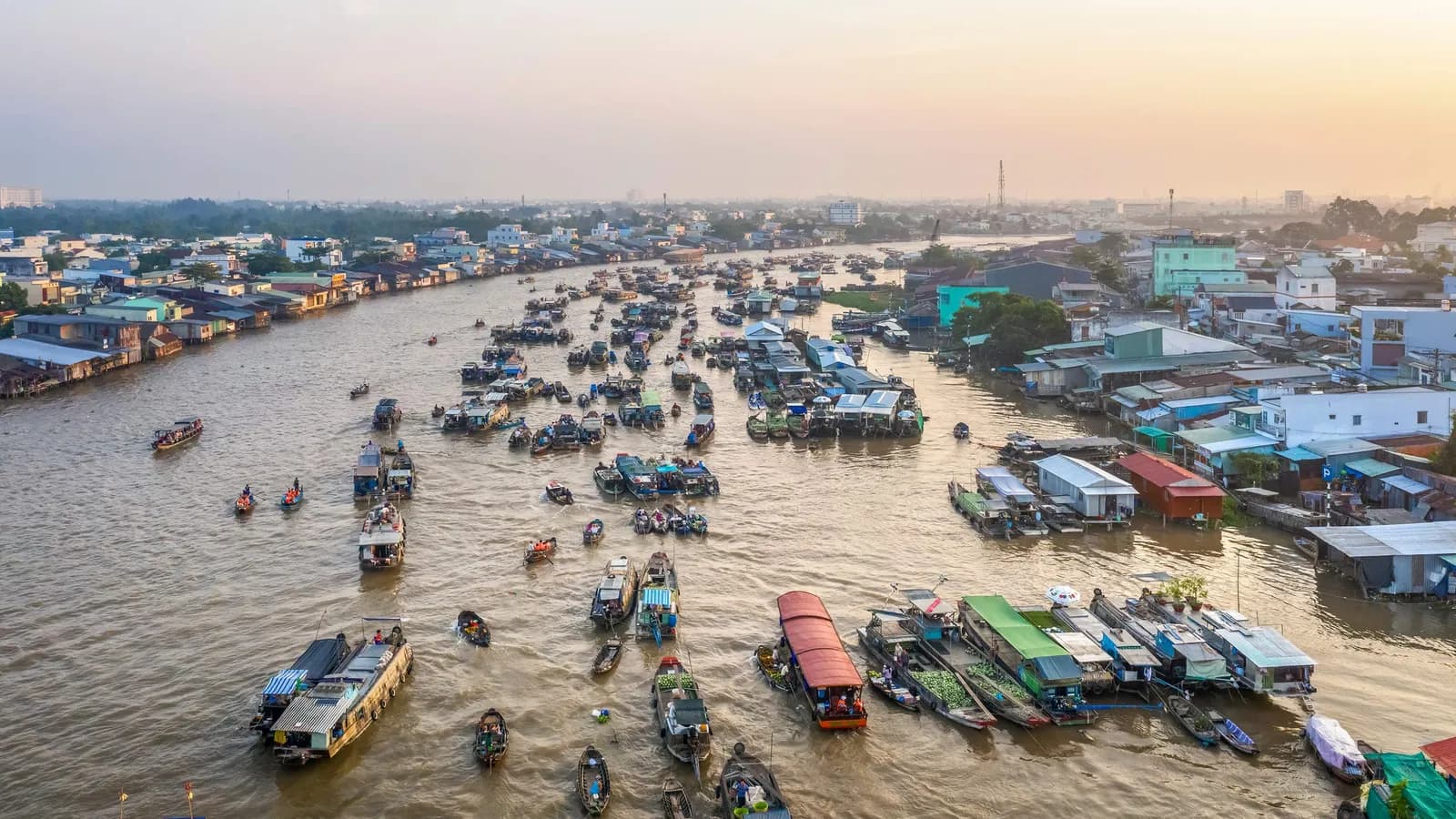 ''Miền Tây - Ký ức những ngày nhỏ và hiện tại''