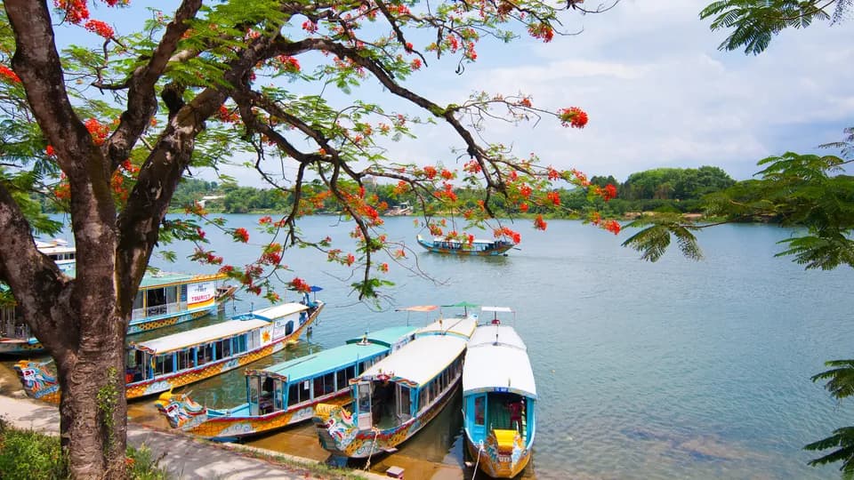 Sông Hương Núi Ngự - Linh hồn của xứ Huế