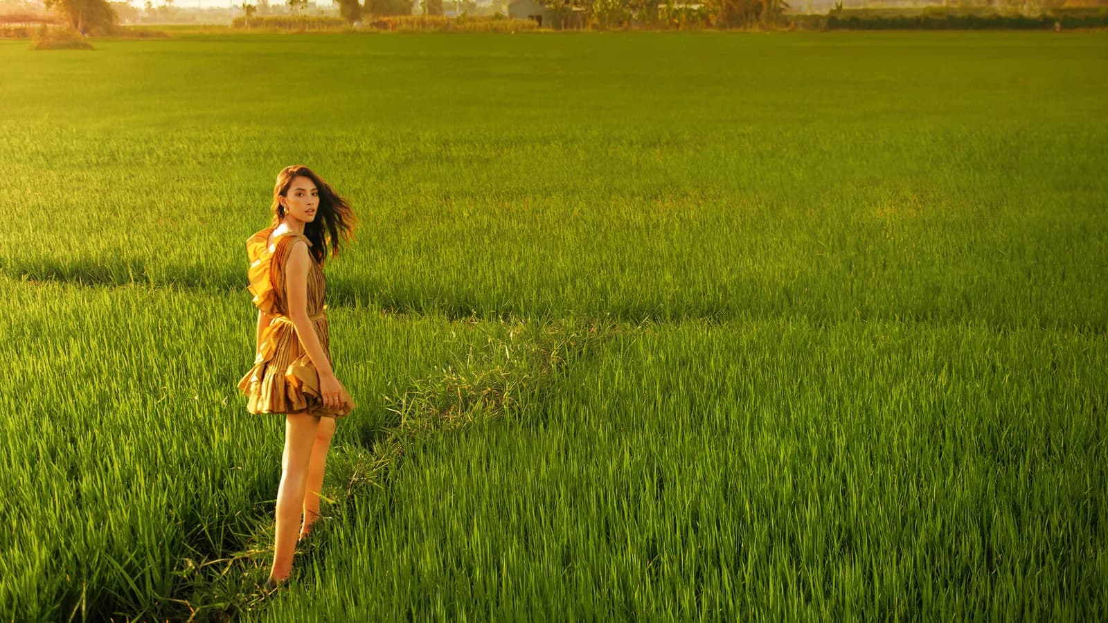Ngắm Hội An "đẹp lạ" trong bộ ảnh Fashion Destination của Lê Thanh Hoà
