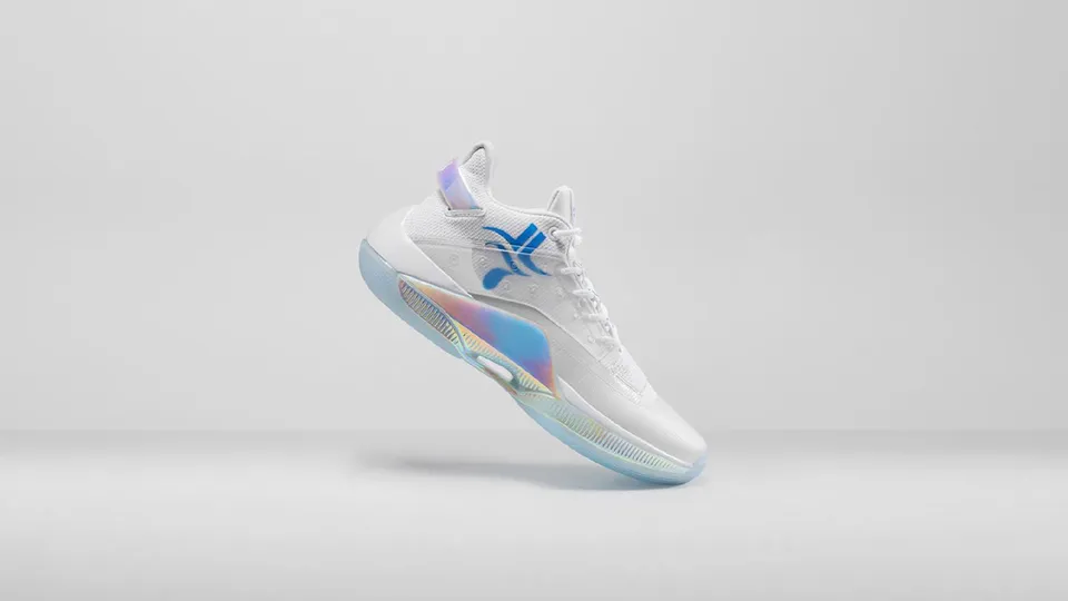 Trải nghiệm Xtep Levitation 4 của Jeremy Lin