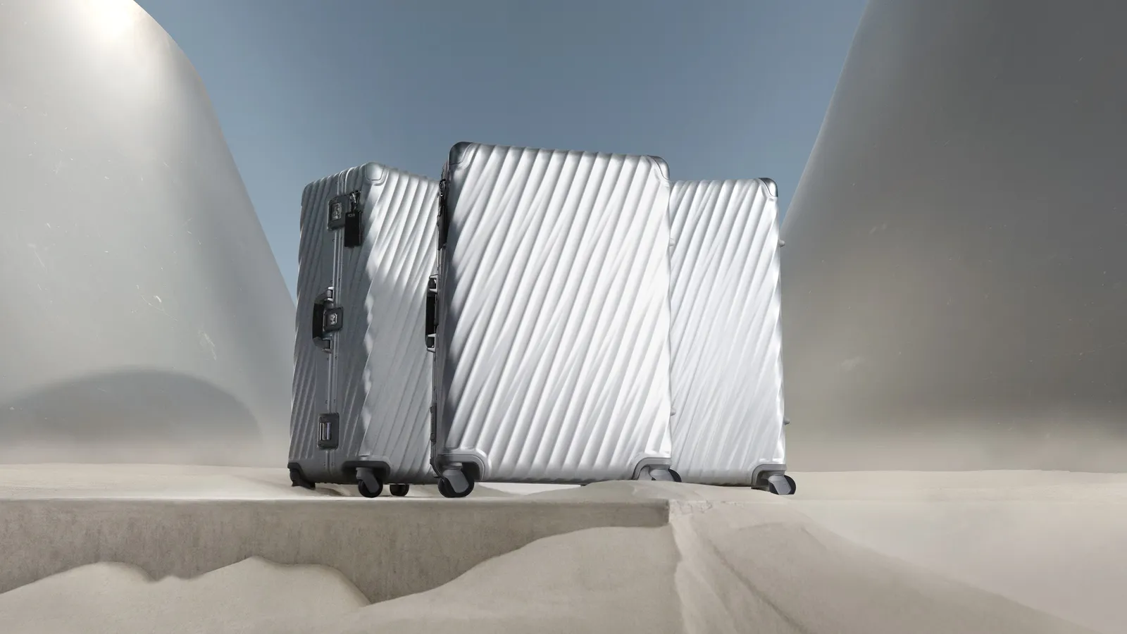 Vali TUMI 19 Degree - Tái hiện hoàn hảo bằng công nghệ CGI qua chiến dịch "THE ANGLE OF STRENGTH AN EVOLUTION IN TRAVEL"