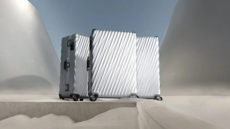Vali TUMI 19 Degree - Tái hiện hoàn hảo bằng công nghệ CGI qua chiến dịch "THE ANGLE OF STRENGTH AN EVOLUTION IN TRAVEL"