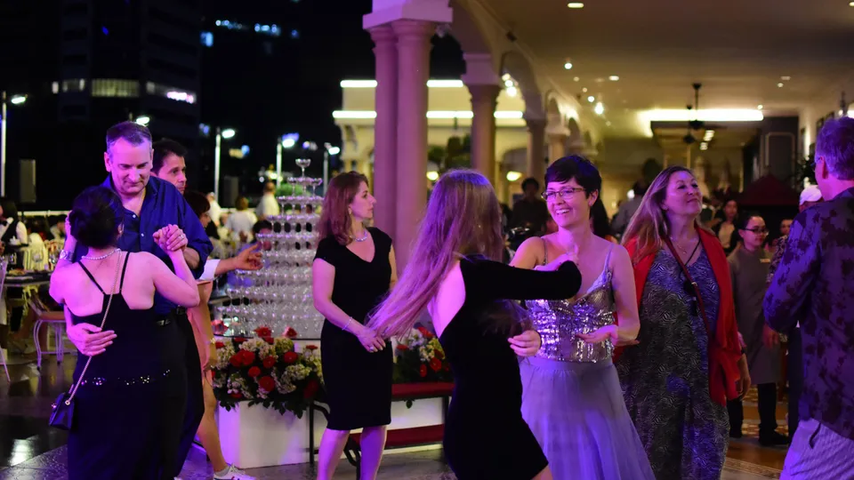 NEW YEAR'S EVE 2021 - Đón năm mới rực rỡ tại Rooftop Garden Bar