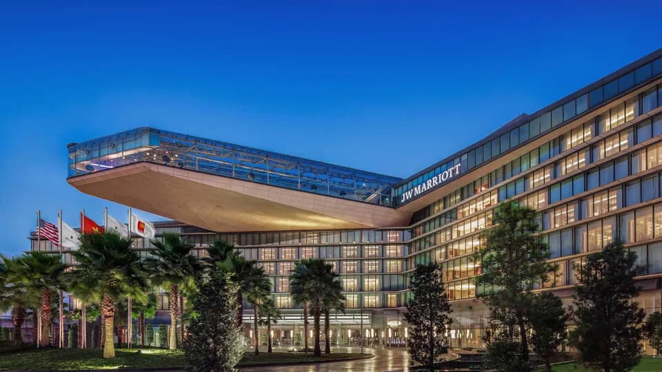 JW MARRIOTT HANOI - CHƯƠNG TRÌNH THIỆN NGUYỆN “NGÔI LÀNG GIÁNG SINH”