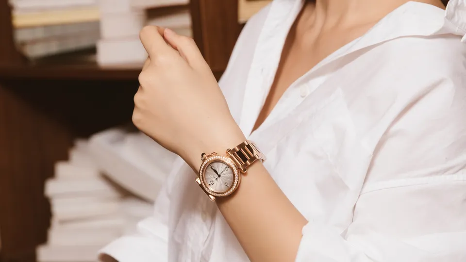 Blogger Hà Trúc biến hoá phong cách cùng Pasha de Cartier