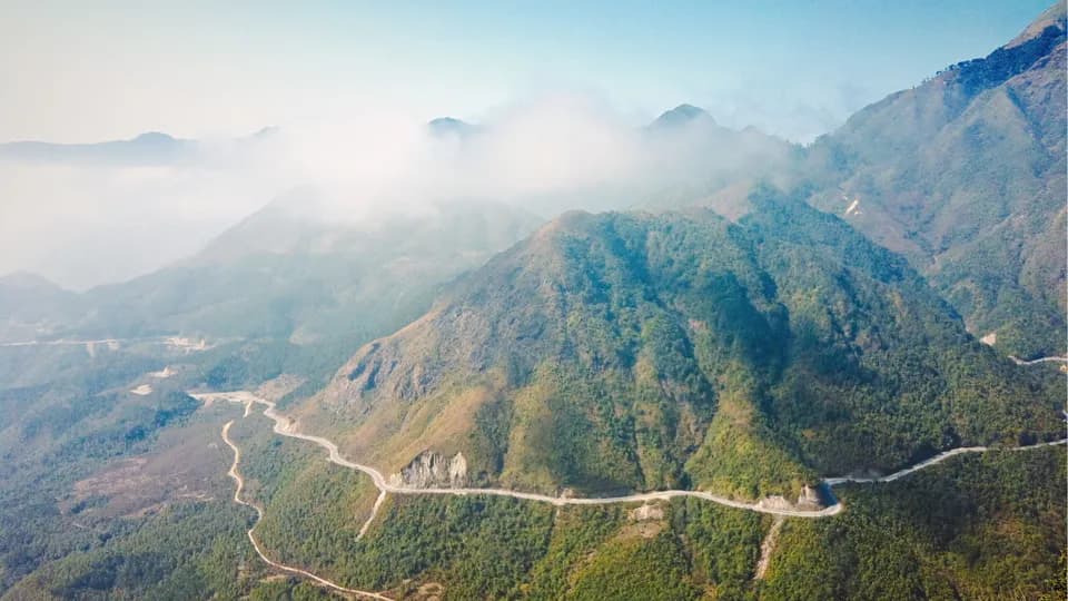 Một đoạn đường Tây Bắc, dăm bóng hình tuổi trẻ