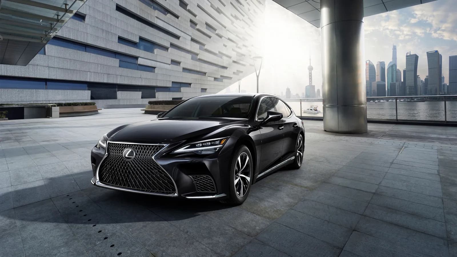 Sedan hạng sang Lexus LS phiên bản nâng cấp  chính thức được giới thiệu tại Việt Nam
