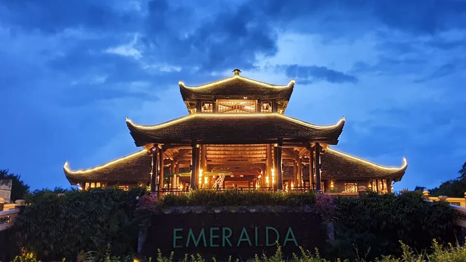 Cùng ngắm sắc vàng ươm của mùa lúa chín Tam Cốc tại Emeralda Resort Ninh Bình