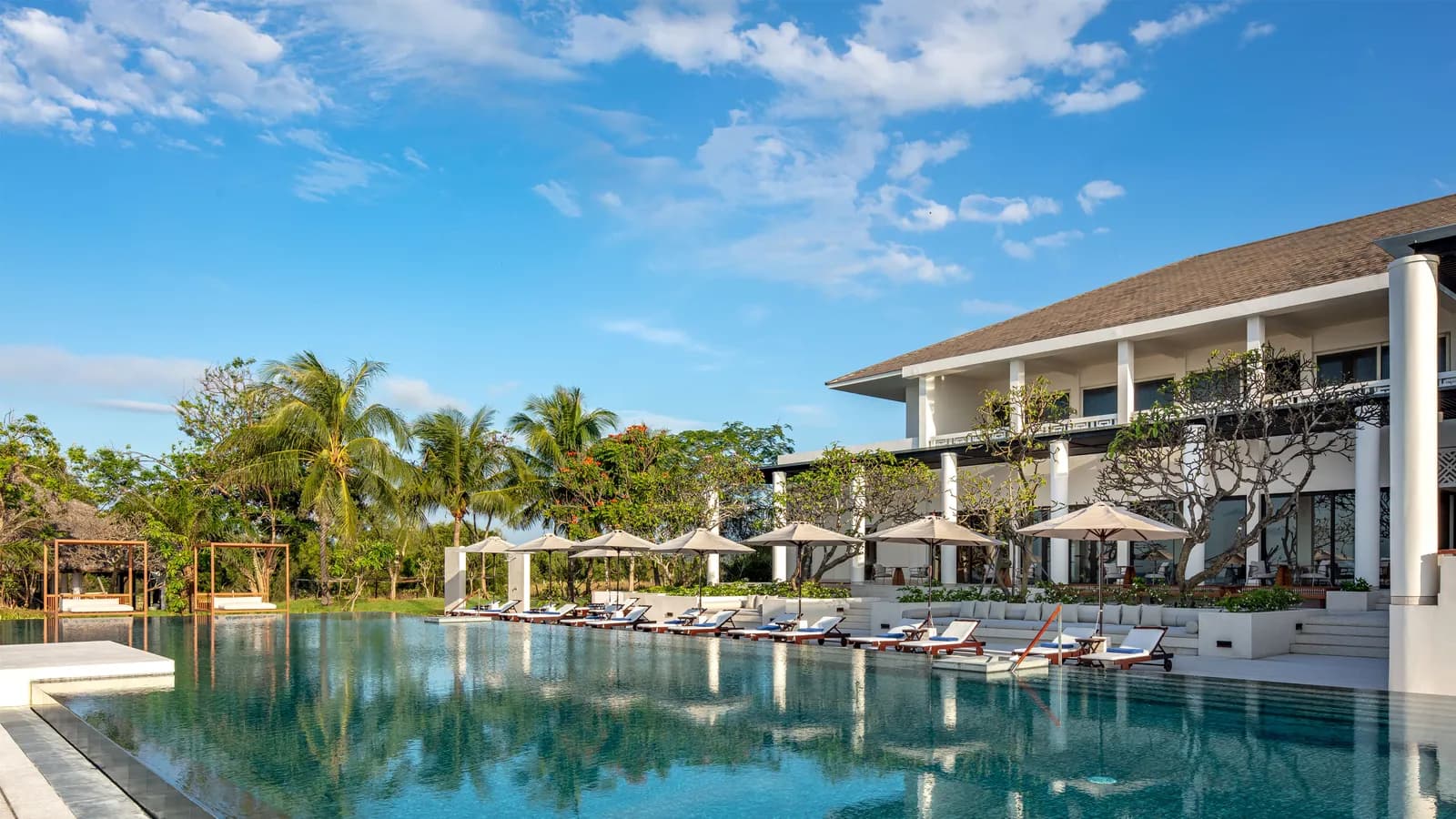 Nét thuần Việt trong phong cách thiết kế hiện đại của Azerai Kê Gà Bay