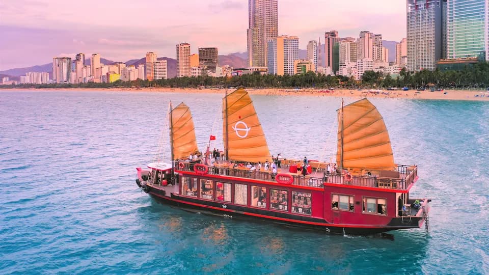Ngất ngây hải trình ngắm vịnh Nha Trang từ du thuyền 5 sao
