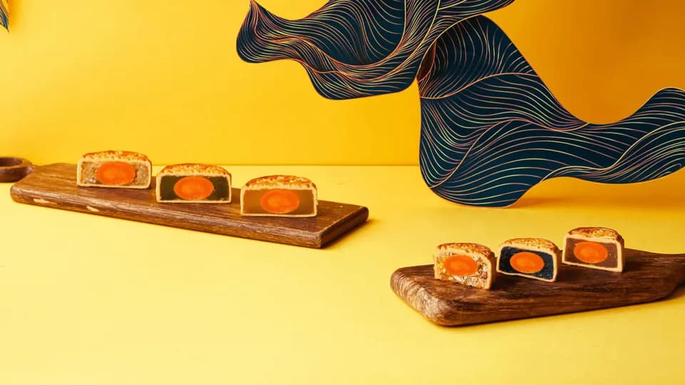Bánh Trung Thu cao cấp khách sạn Mövenpick Hà Nội: Thanh lịch, tinh tế và hội nhập