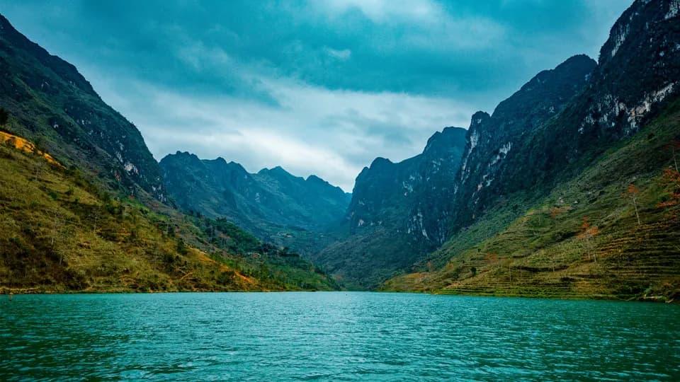 Lên cao nguyên đá Hà Giang ngắm kiệt tác của đất và người