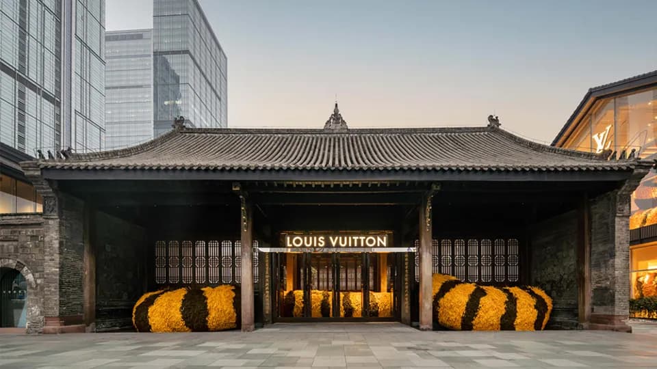 Louis Vuitton khai trương cửa hàng Maison thứ 3 tại Trung Quốc với thiết kế đuôi hổ ấn tượng
