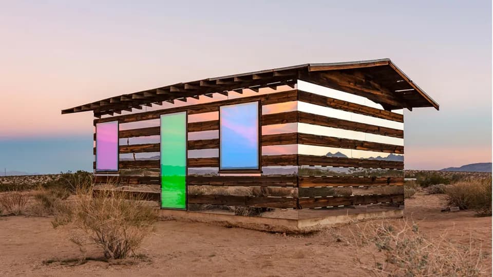 Lucid Stead - Nhà gương trong suốt giữa sa mạc ở Mỹ 