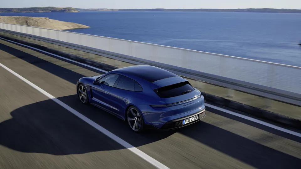 Porsche AG đầu tư cổ phần vào sản xuất vật liệu pin đổi mới
