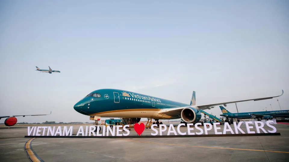 Vietnam Airlines x Spacespeakers: Ra mắt MV "Nhanh lên nhé!" trên độ cao 10.000 mét