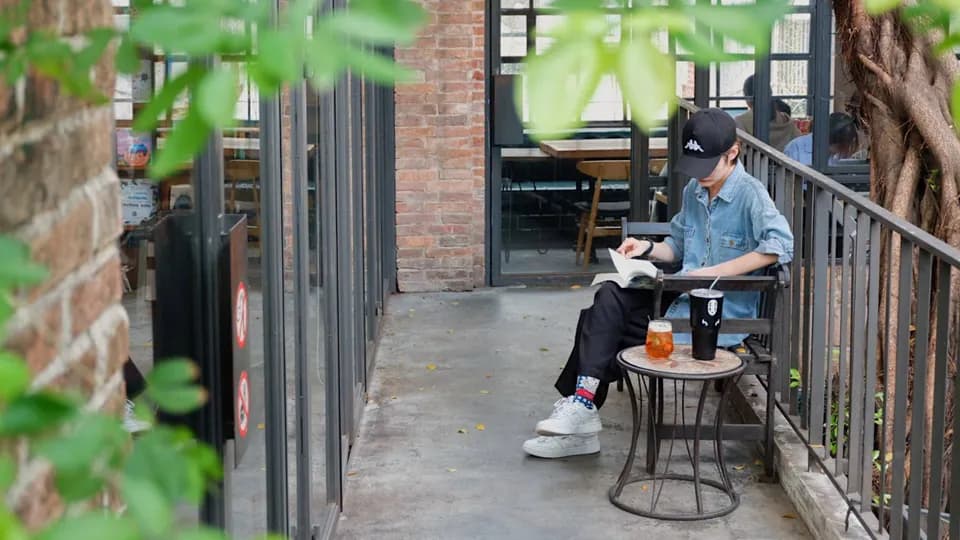 Nhã Nam Books N’ Coffee: Cà phê sách dành cho các "mọt" tại Sài Gòn
