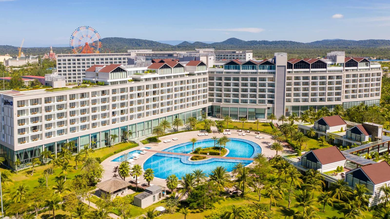 Mùa hè sôi động cùng Radisson Blu Resort Phú Quốc