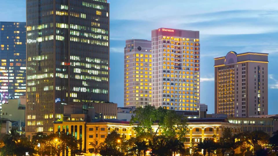 Khách sạn Sheraton Saigon nhận giải thưởng Khách sạn thành phố tốt nhất Việt Nam của tạp chí Travel and Leisure