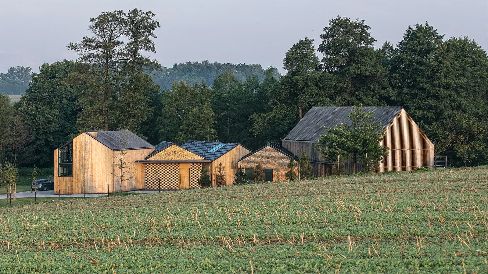 The Polish Farmhouse: Ngôi nhà mộc mạc giữa miền quê Ba Lan 