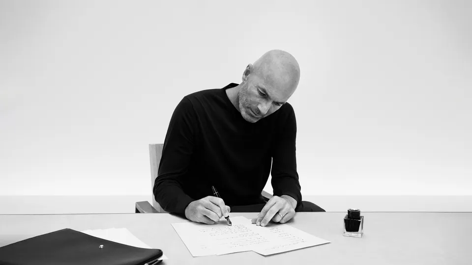 Montblanc bắt tay cùng cầu thủ bóng đá Zinédine Zidane