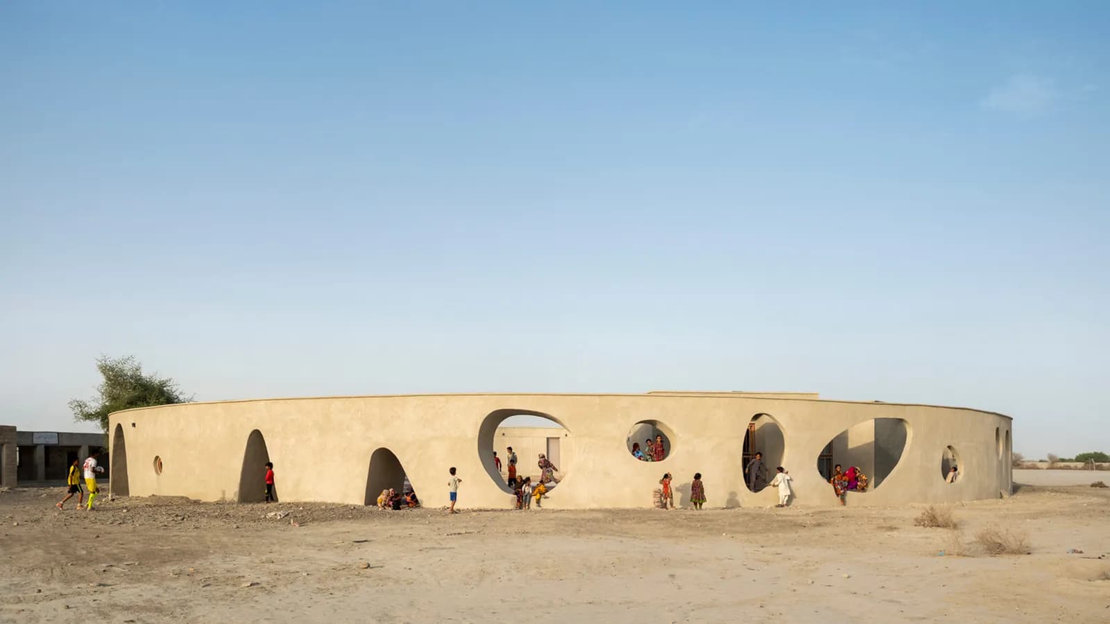 Trường tiểu học Jadgal ở Iran: Nơi học tập và trung tâm văn hoá của người dân