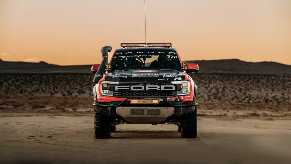 Ford Ranger Raptor Thế Hệ Mới tham gia giải đua địa hình khắc nghiệt Baja 1000