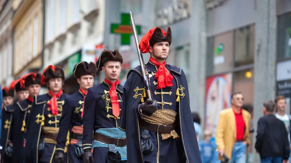 Cà vạt và niềm tự hào của người Croatia
