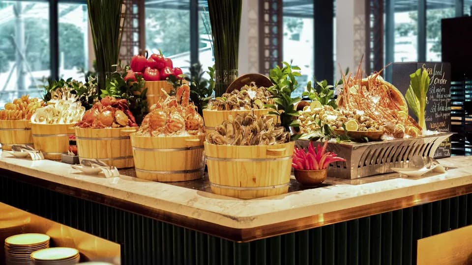 Chào mừng ngày Quốc tế Phụ nữ tại khách sạn LOTTE Sài Gòn