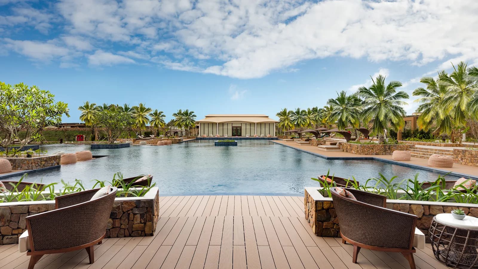 Độc đáo hồ bơi tại các resort hàng đầu Đông Nam Á