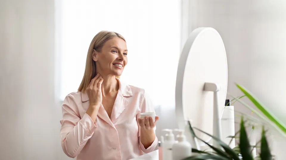 Nỗi sợ nếp nhăn và cách chúng ta làm chậm tiến trình lão hóa