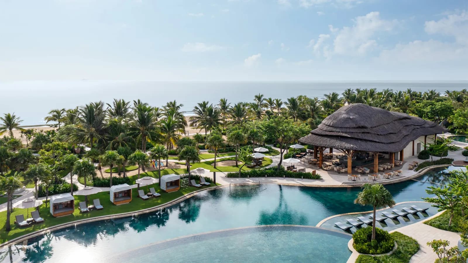 New World Hoiana Beach Resort ra mắt 2 gói nghỉ dưỡng cuối năm