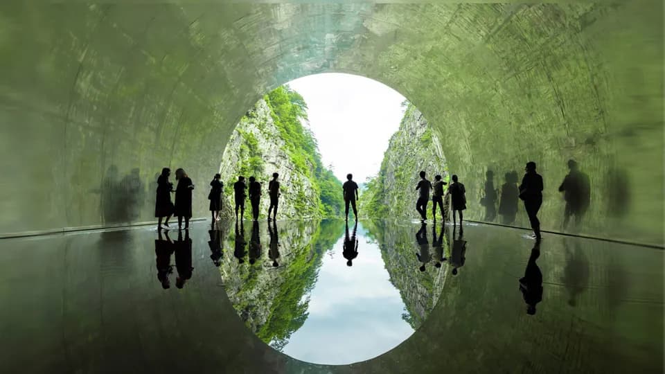 Tunnel Of Lights: Sân khấu của nghệ thuật sắp đặt