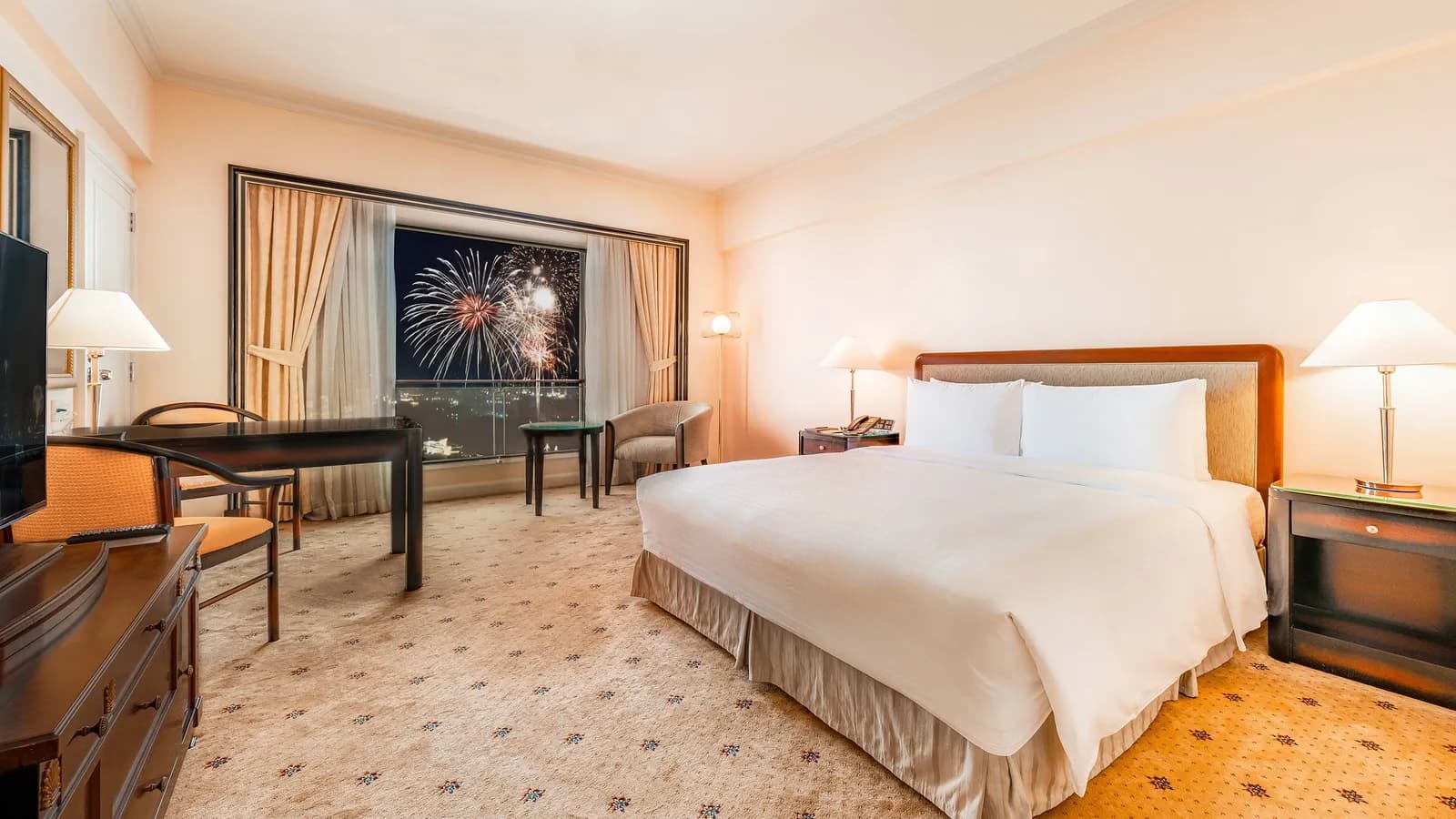 Thưởng tiệc cuối năm thịnh soạn tại LOTTE Hotel Saigon