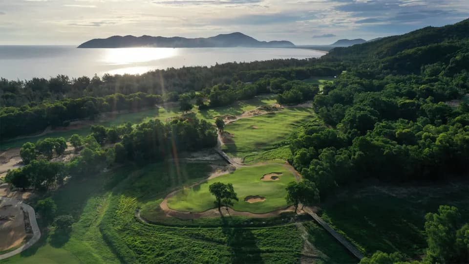 Laguna Golf Lăng Cô triển khai dự án đưa golf về trường học